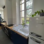 Bright 70m2 In Historic Center 아파트 *