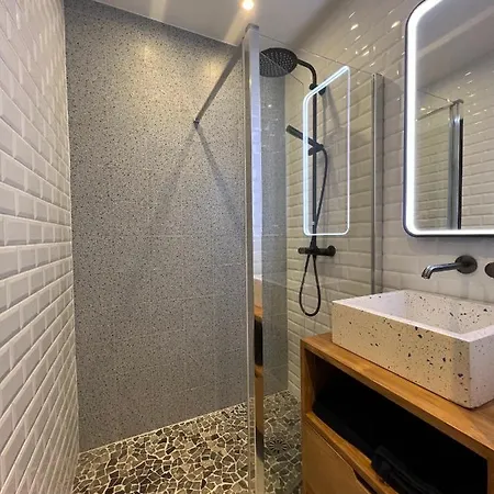 Bright 70m2 In Historic Center W Pkg *