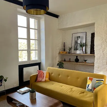 Bright 70m2 In Historic Center بايو