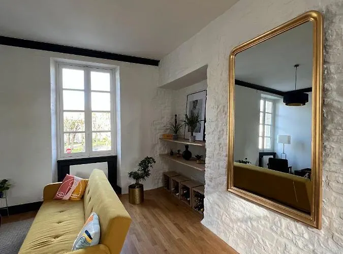 Bright 70m2 In Historic Center W Pkg