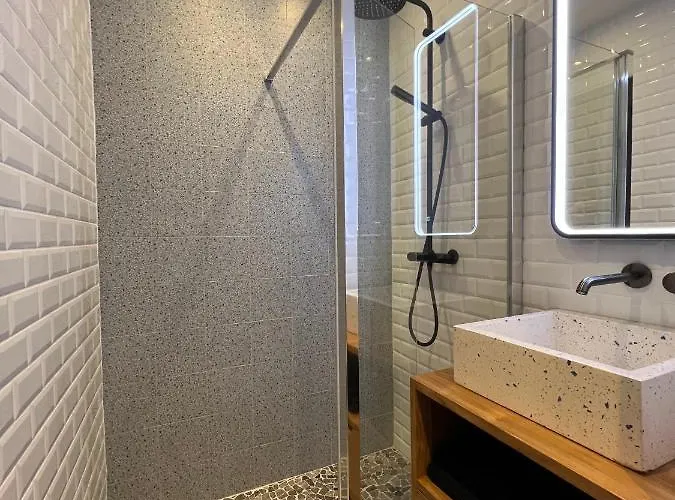 Bright 70m2 In Historic Center W Pkg *