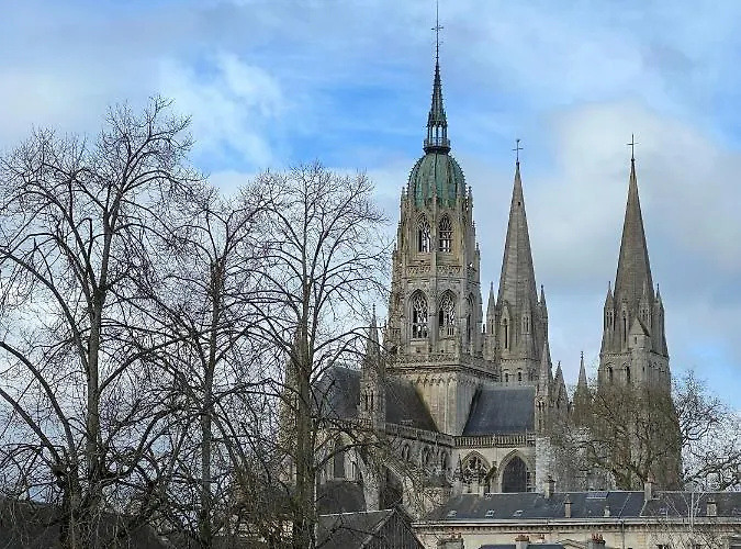 Bright 70m2 In Historic Center W Pkg