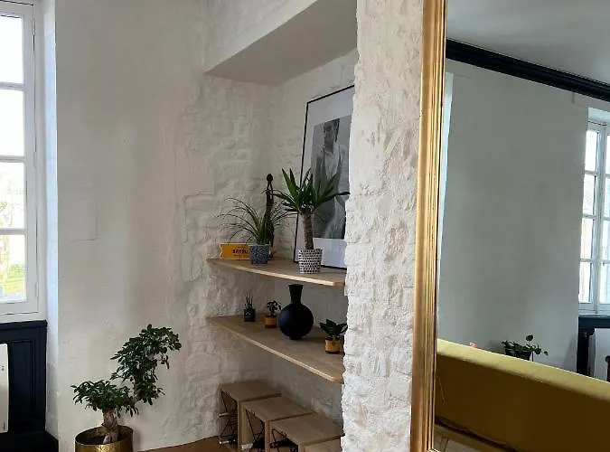 Bright 70m2 In Historic Center W Pkg * Байе